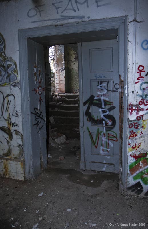 015_Tuer_zum_Treppenhaus